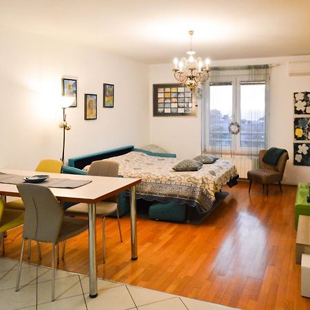 Ferienwohnung Lungo Mare Pula Exterior foto